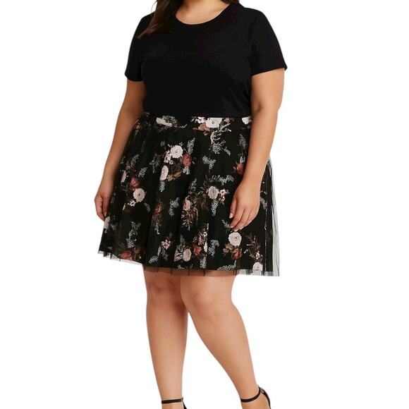 Torrid Women's Skirt Black Red Floral Tulle Mesh Overlay Skater Full Size 1X - Picture 1 of 9
